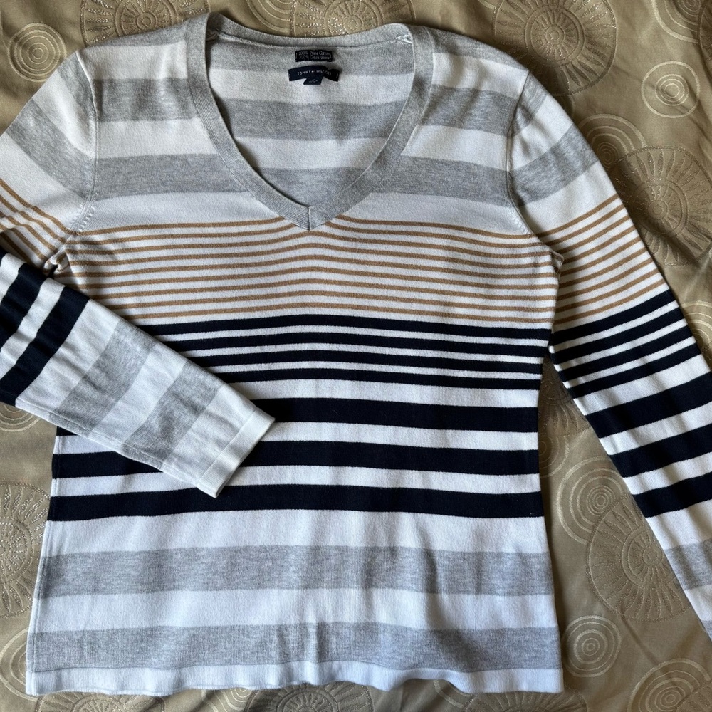 Tommy Hilfiger Sweater Womens Blue White Gray Stripes V Neck Long Sleeve Logo